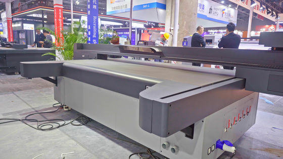 Máy in phẳng UV LED chính xác cho các vật liệu khác nhau
