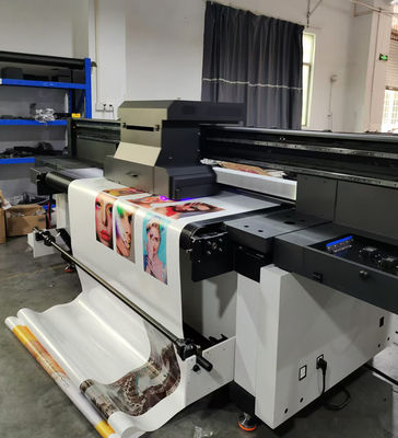 CMYKL Bạch giấy dán thương mại UV in hình dạng lớn Motor Plate Type Roll To Roll Priner